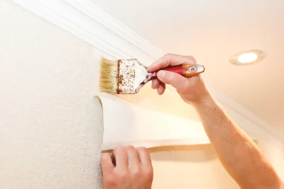 Pose de papier peint à Sacy-le-Grand — revêtements muraux et toiles de verre